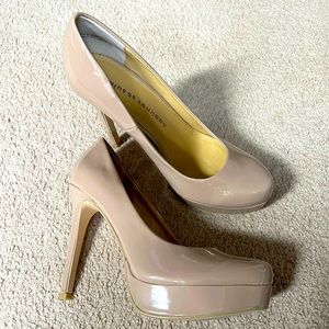 Chinese Laundry nude patent pumps